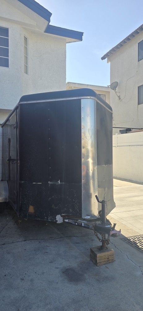 5x12 Enclosed Trailer