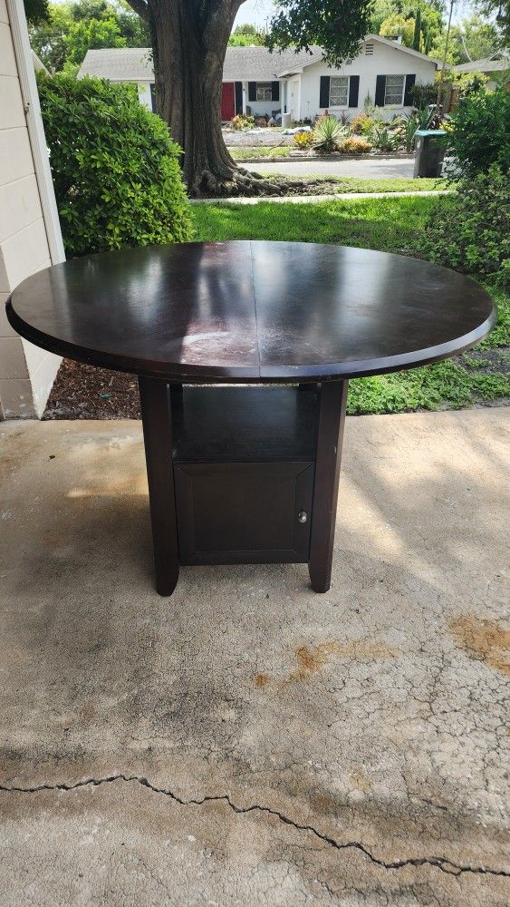 Expandable Dining Table