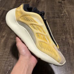 Yeezy 700 V3 Mono Safflower