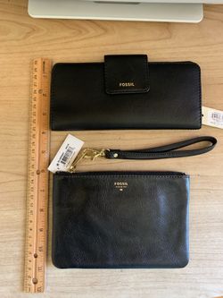 Woman’s New Leather Fossil Wallet & Wristlet