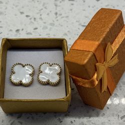 Van Cleef Look Alike Minimalist Womens Earrings With Gift Box