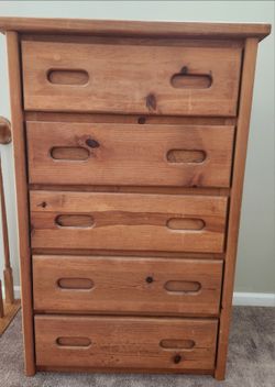 FREE! 5 drawer chest