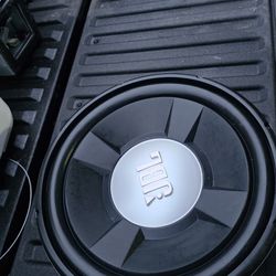 JBL GTO1504D 15" subwoofer dual 4 ohm voice coils. 300W RMS, 1200W peak.