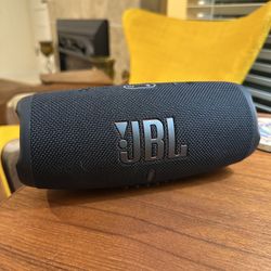 JBL Charge 5