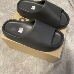 Adidas Yeezy Slide Onyx Size 5 / 7 / 10