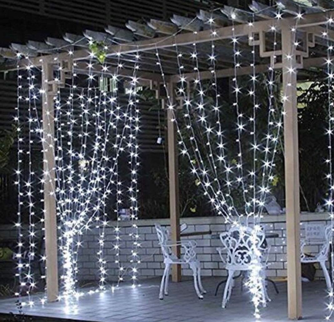 Icicle LED Curtain String Lights (New)