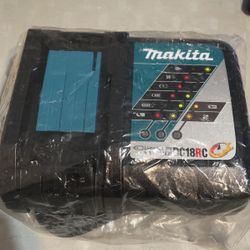 Makita Fast Charger