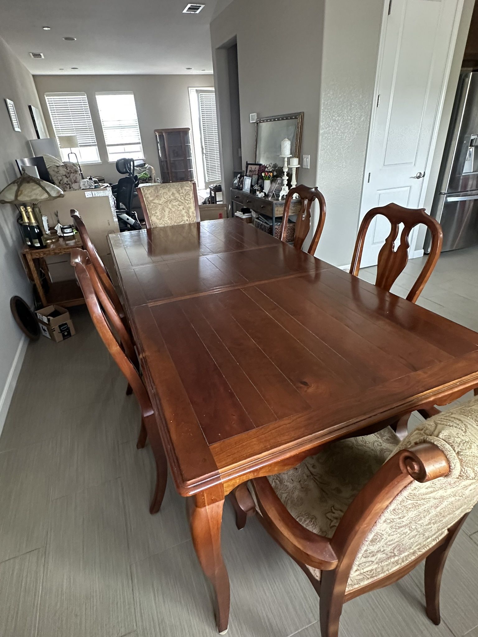 Ethan Allen Dining Set – Table with 6 Chairs (2 Arm + 4 Side) $200 OBO