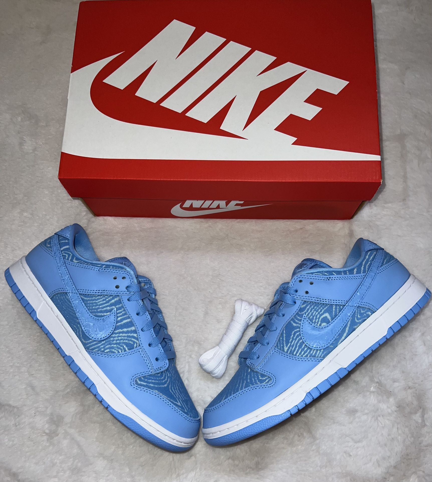 Dunk Low “University Blue Topography” 🥶