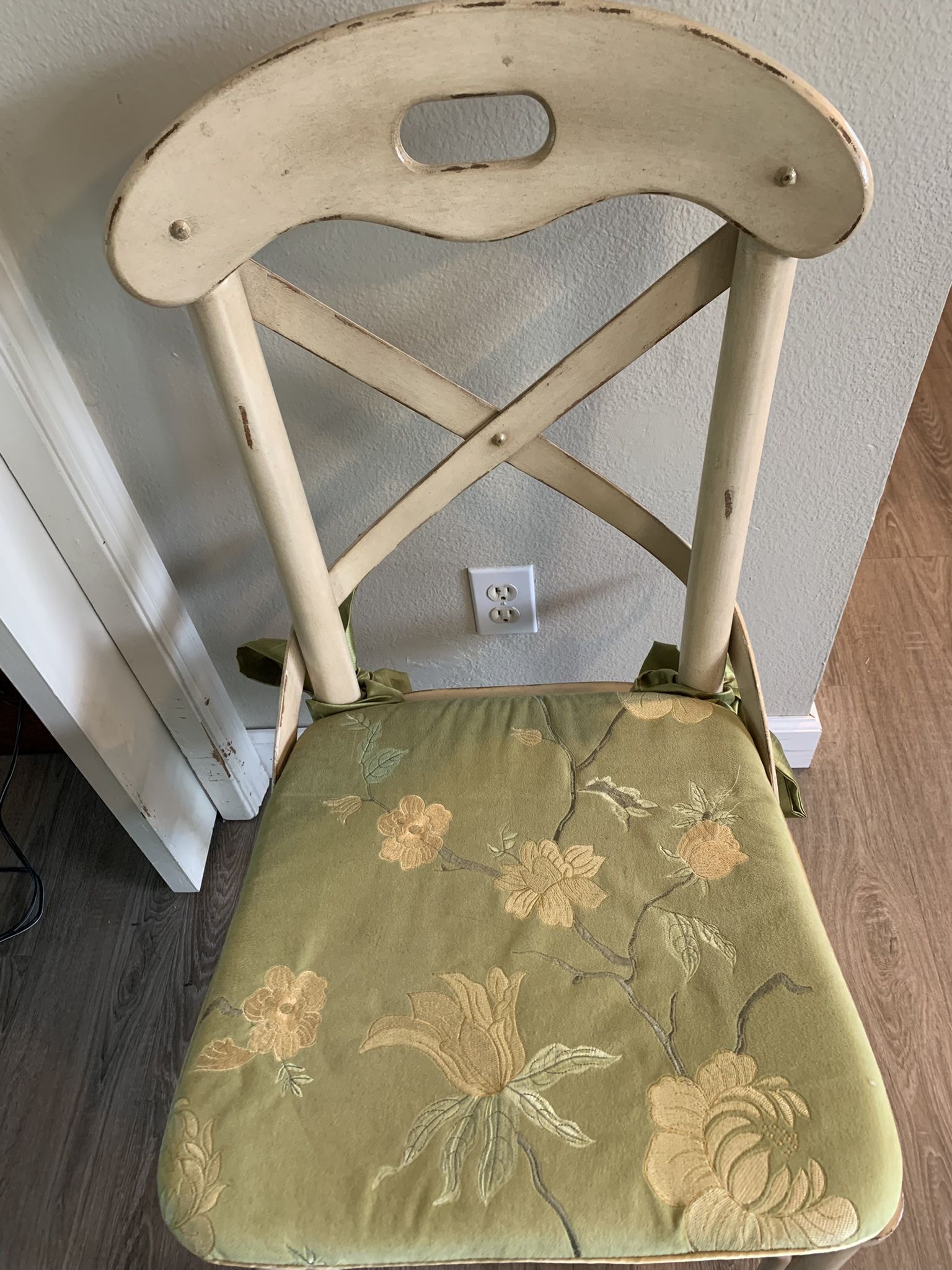 Pier 1 Chair And Cushion