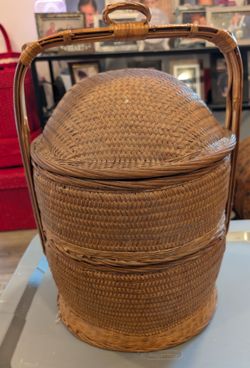 Vitage two-tier Chinese was wicker wedding basket