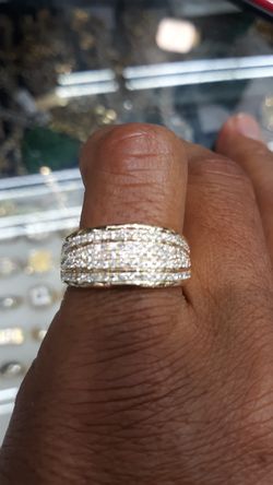 14k gold band 6.5 grams .78 ct vs diamonds