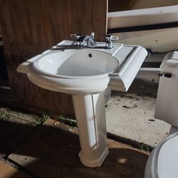 Kohler. Pedestal  Sink