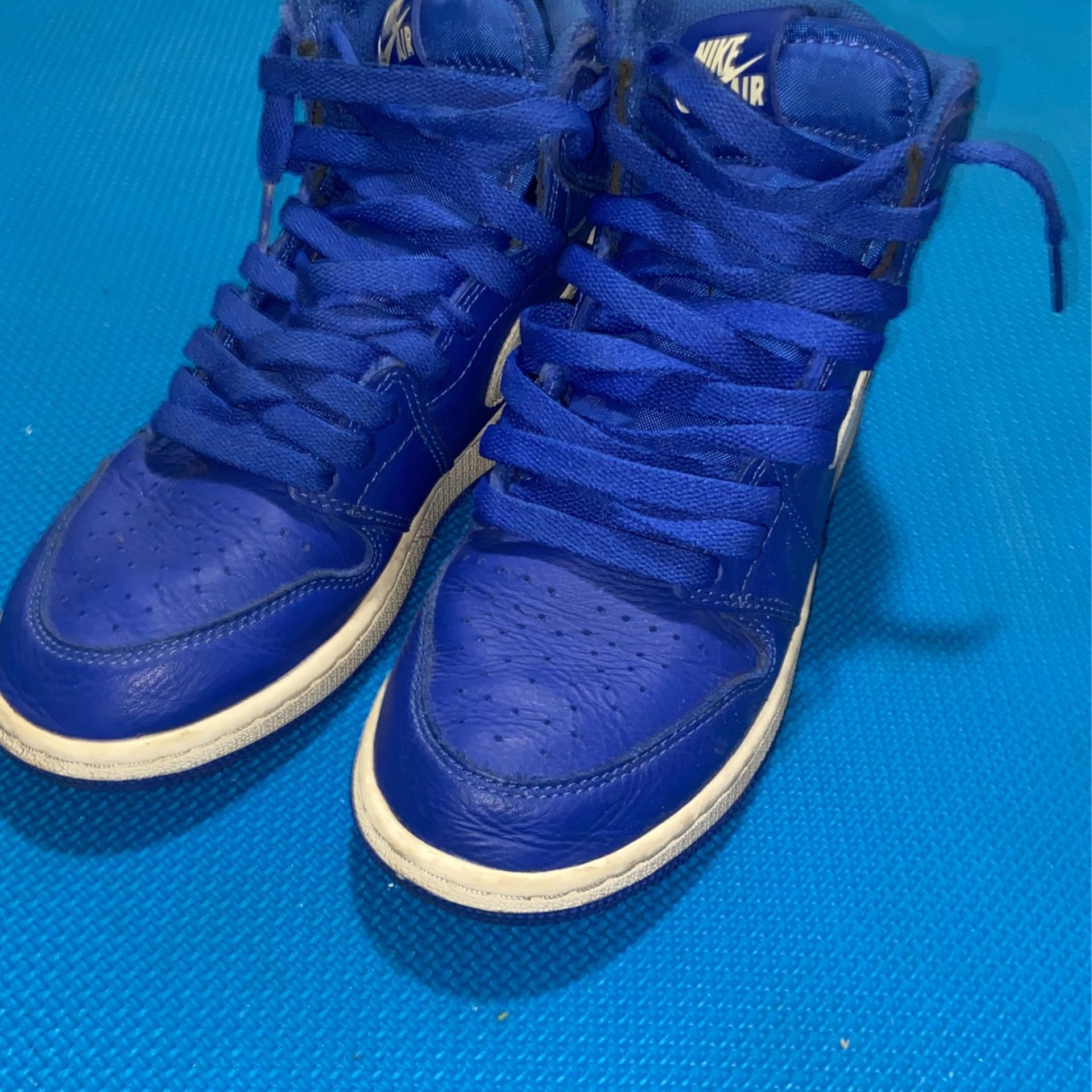 jordan 1 high size 4