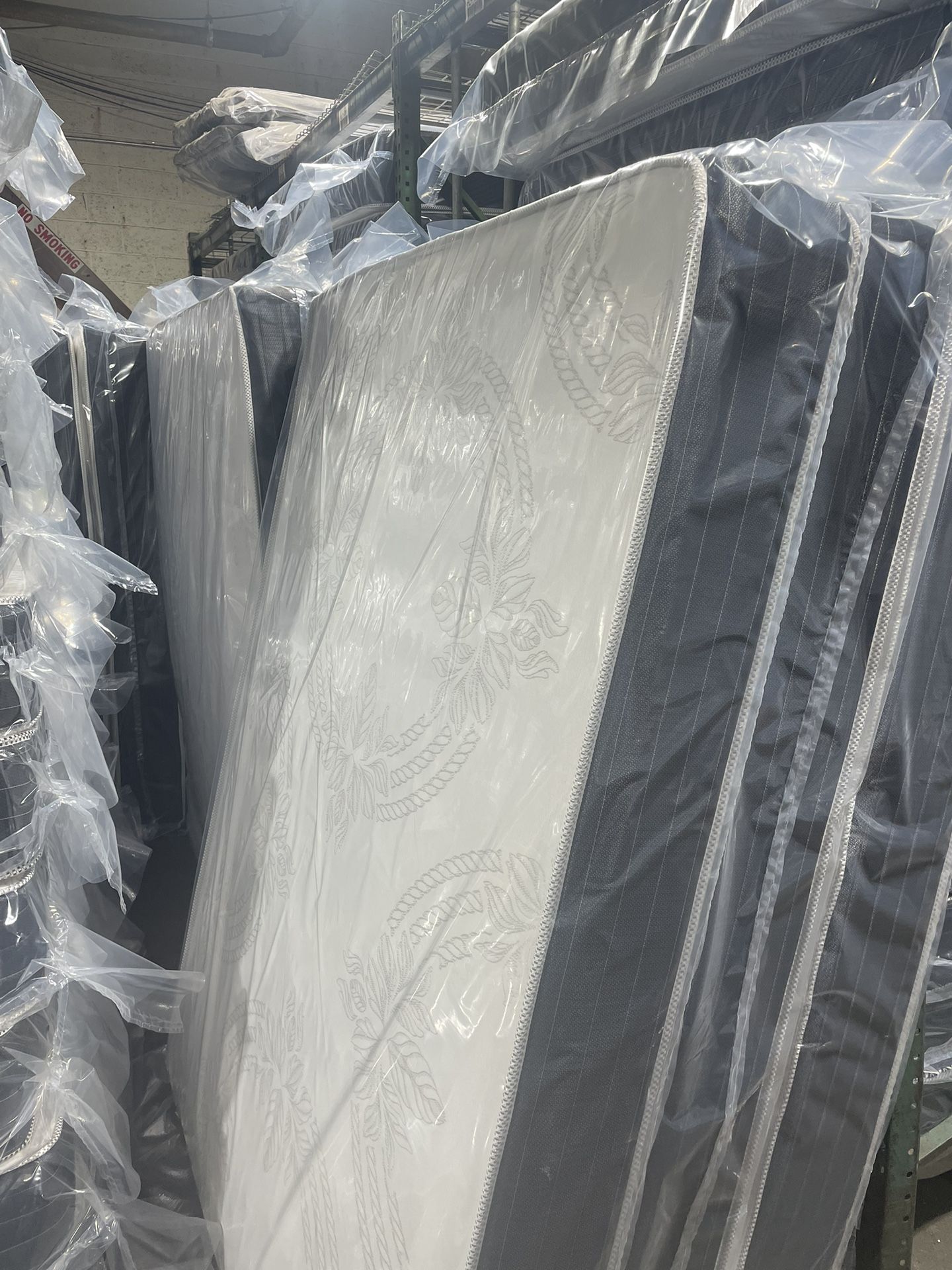 Mattress R Us!!!!🤙