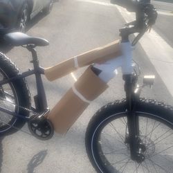 26” FAT TIRES NEW EMRIN ELECTRIC BIKE 