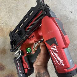 Milwaukee Duplex Nailer 8AH FORGE Rapid Cool Battery