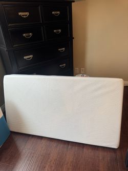 Excellent Condition - Milliard Premium Infant Crib and Toddler Mattress, CertiPUR-US Certified - Fits All Standard Crib