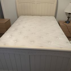 Full-size Bed 