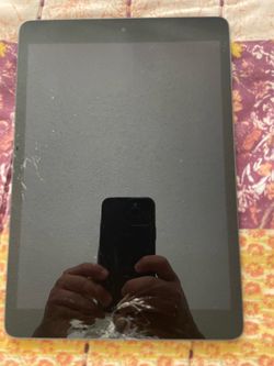 iPad (Broken Screen)