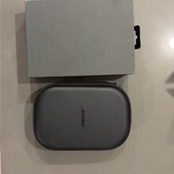 🎧 Bose QuietComfort 45 – Like New (Used Once, $250)