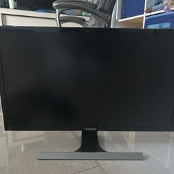  Samsung U28E590D Monitor 