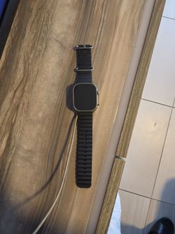 Apple Watch Ultra with Ocean Band Titatinum 49MM