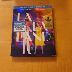 BLU RAY / DVD COMBO PACK LALA LAND $5 PRE OWNED NO SCRATCHES IN LIKE NEW CONDITION FROM A PET FREE SMOKE FREE HOME.
  ALSO CHECK OUT MY OTHER OFFERS. 