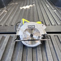 NEW RYOBI 14 Amp 7-1/4 in. Circular Saw w/Laser