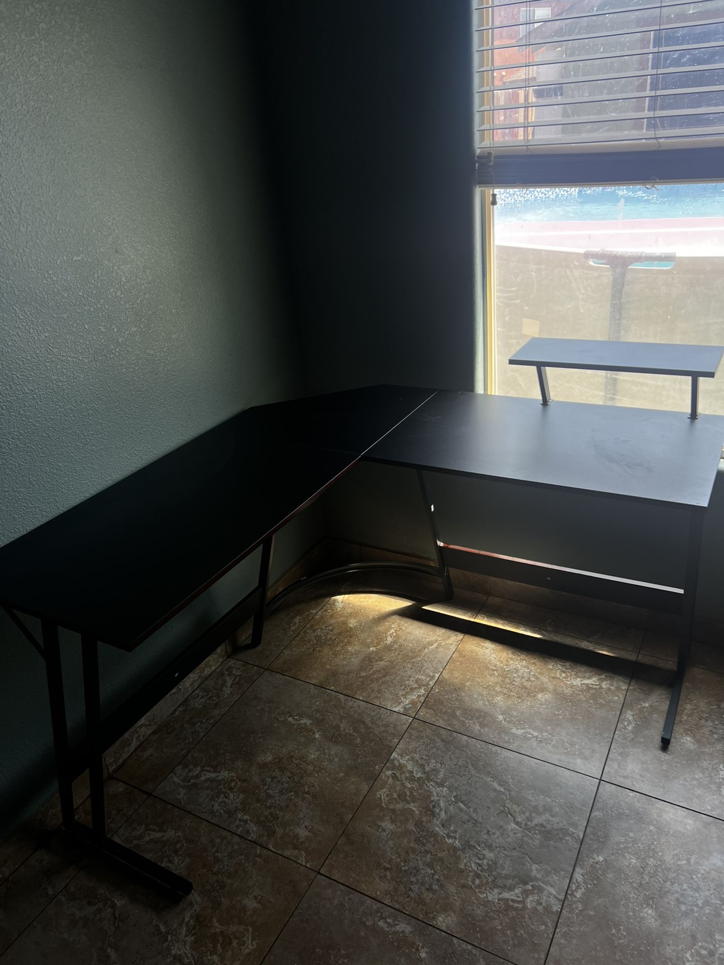 Corner Desk