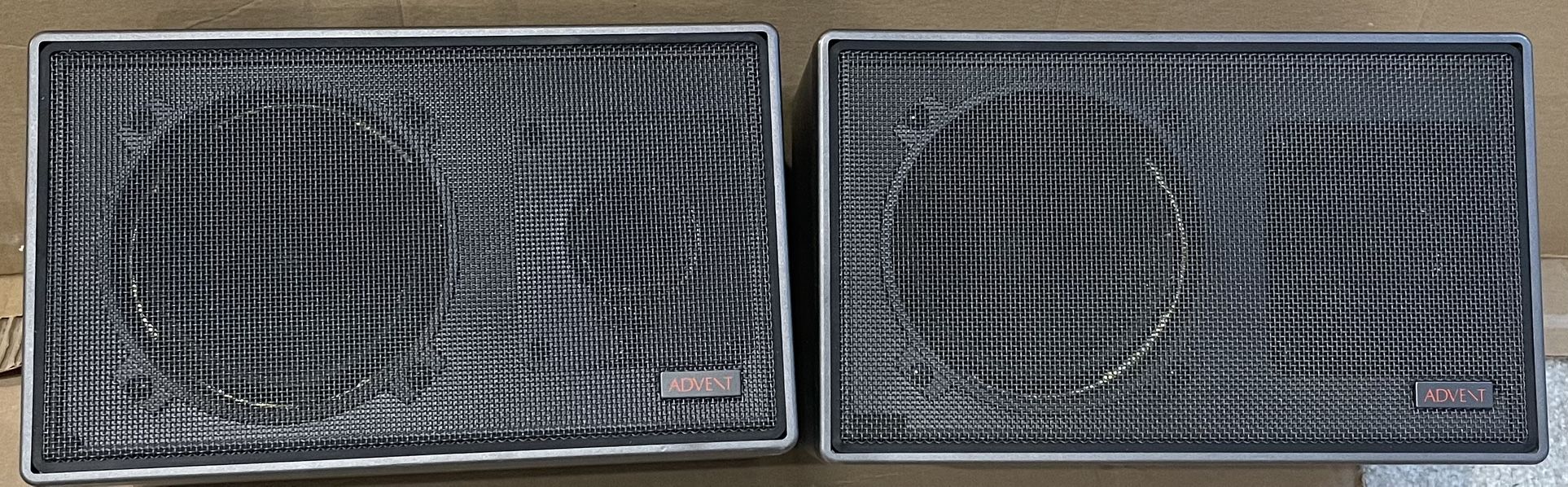 ADVENT Model 402 Acoustic Suspension Speakers Set Of 2 Vintage