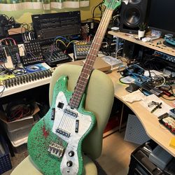Crazy Teisco Short Scale Bass