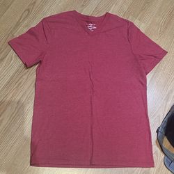 Men’s V-neck Tee 