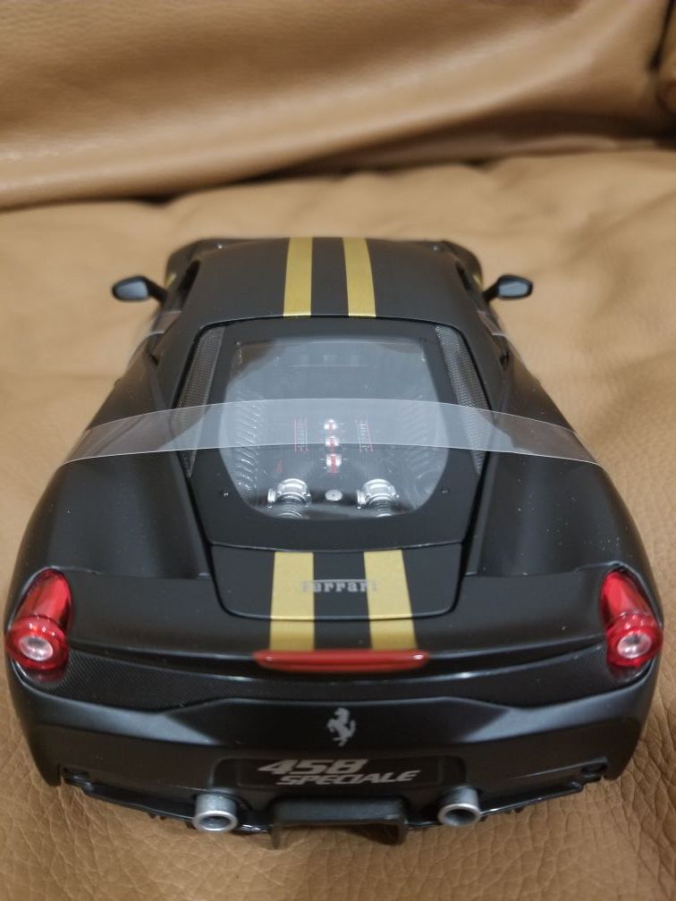 Ferrari 458 speciale matte black maisto 1:18