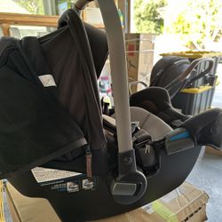 Nuna PIPA Lite Infant Car Seat with base