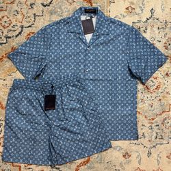 2 piece suit men size L/XL