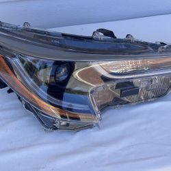 2023-2024 Toyota Corolla Passenger Headlight
