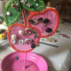Cherry para  aretes $8.00no incluye los aretes