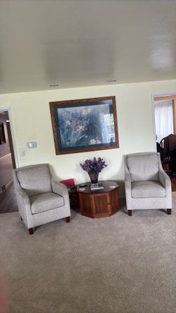 Set of chairs