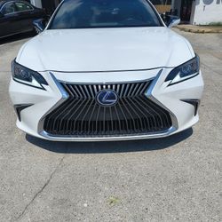 2020 Lexus ES 300h 