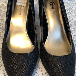 Glittery/ Sparked Pumps Size  7.5