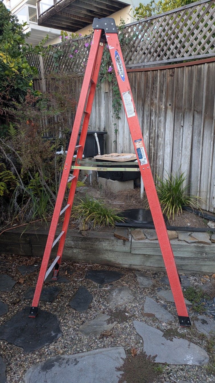 8 ft Werner Fiberglass Step Ladder