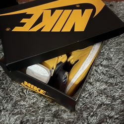 Jordan 1 Retro High Pollen