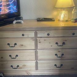 8 Drawer Dresser $500 (obo)