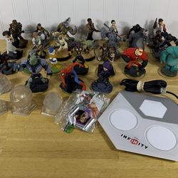 Lot of 28 Disney Infinity Figures & 1 Base - Mainly 3.0 - Star Wars, Marvel!