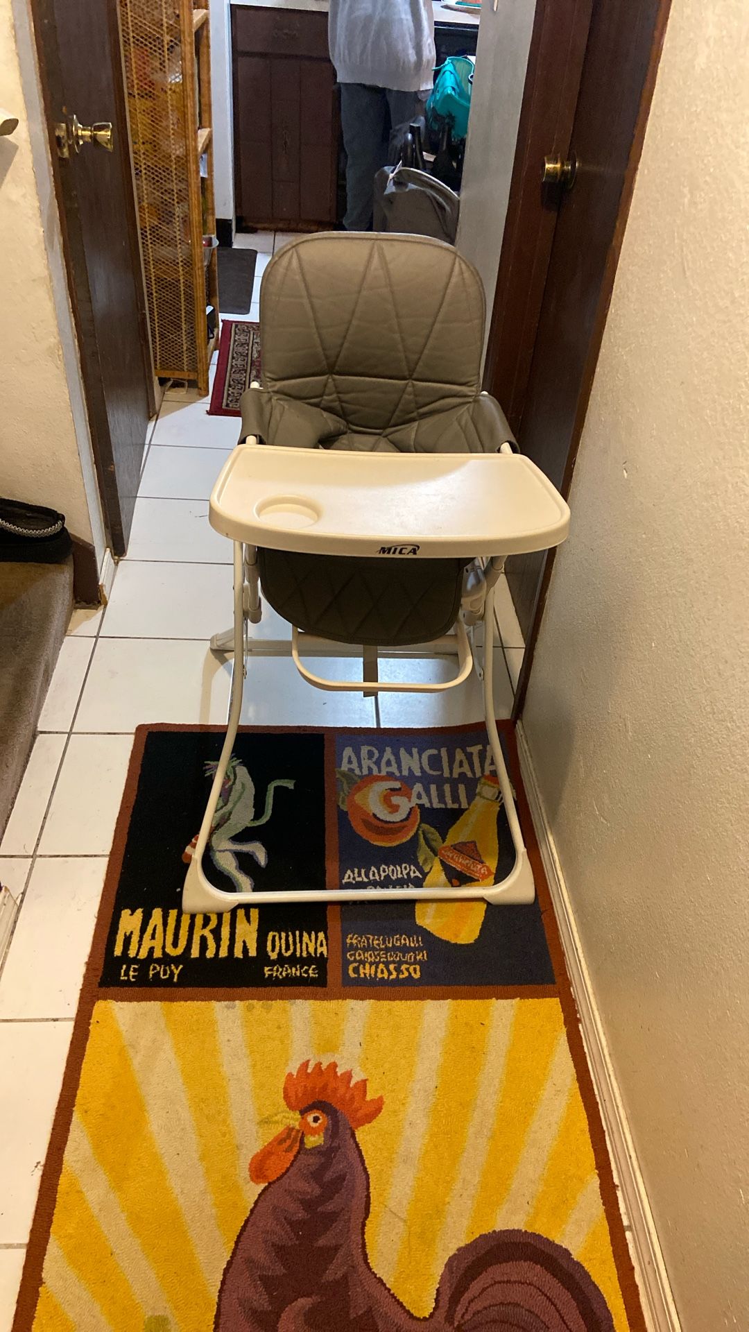 Hi Chair Price 20$ Easy Fold For Travel 