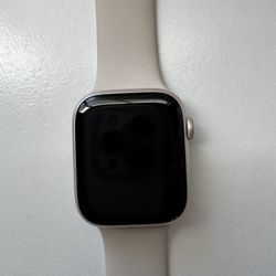 Apple Watch Series 7 45mm Cellular.
