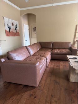$270 Brown Leather couch (Seats 6ppl)