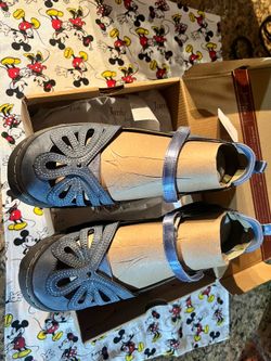 JBU woman shoe
