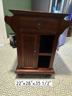 Kitchen island with wine rack
